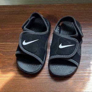 Size 7 Toddler Boys Nike Sandles